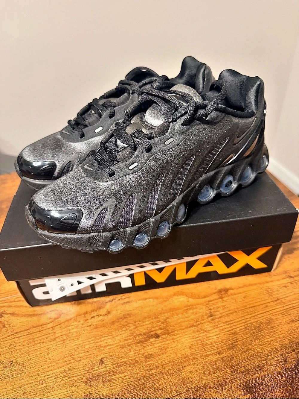 Nike Air Max Dn8 Black Women's US 6.5W New